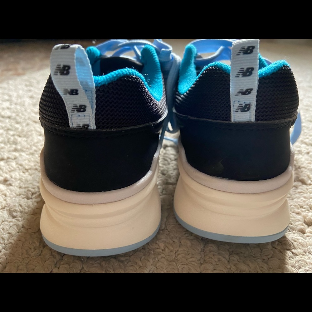 New Balance - Picture 5 of 7